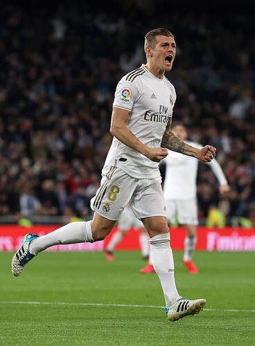 toni-kroos-of-real-madrid-celebrates-after-scoring-his-teams-first-picture-id1206708275