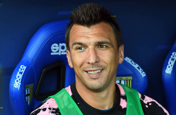 mario-mandzukic-of-juventus-looks-on-during-the-serie-a-match-between-picture-id1163692412