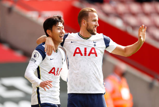 heungmin-son-of-tottenham-hotspur-celebrates-with-teammate-harry-kane-picture-id1273663775